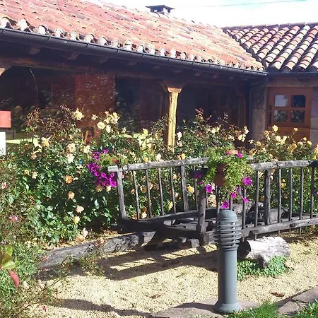 Hotel La Casa De Las Brujas Barrio (Cantabria)