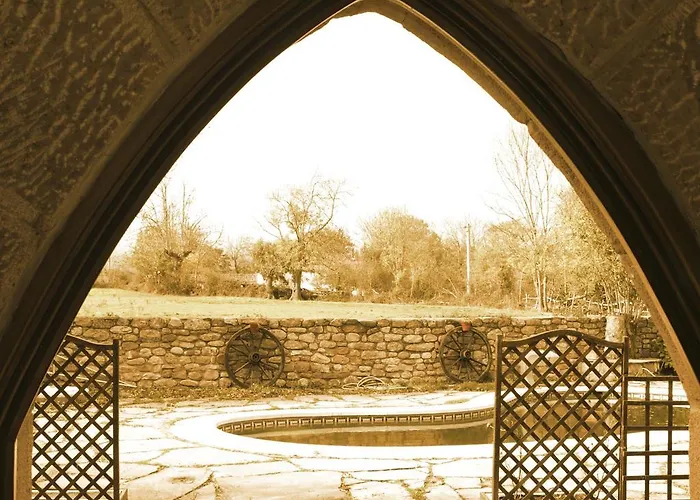 La Casa De Las Brujas Barrio (Cantabria)