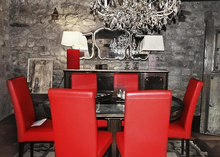 La Casa De Las Brujas Barrio (Cantabria)