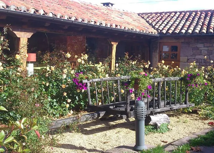Hotel La Casa De Las Brujas Barrio (Cantabria)